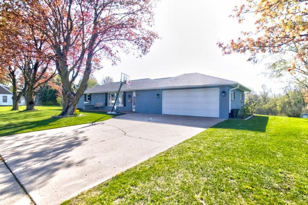 Photo of 808 Gertrude STREET, Kaukauna, WI 54130 (MLS # 50325305)