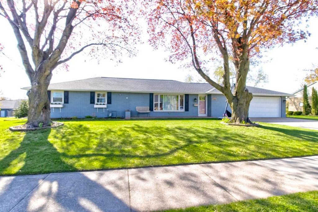 Photo of 808 Gertrude STREET, Kaukauna, WI 54130 (MLS # 50325305)