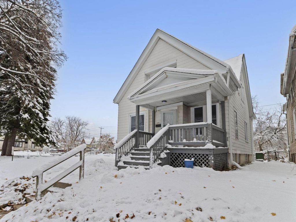 Photo of 3134 N 9th STREET, Milwaukee, WI 53206 (MLS # 1944511)