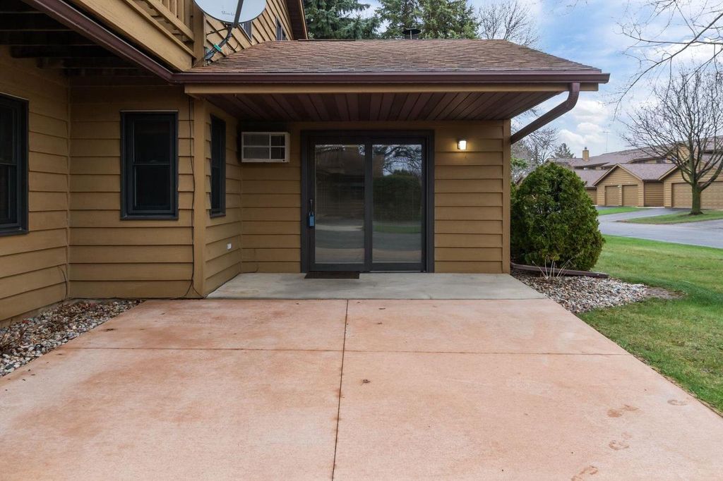 Photo of 975 Manor DRIVE #78, Neenah, WI 54956 (MLS # 50323781)