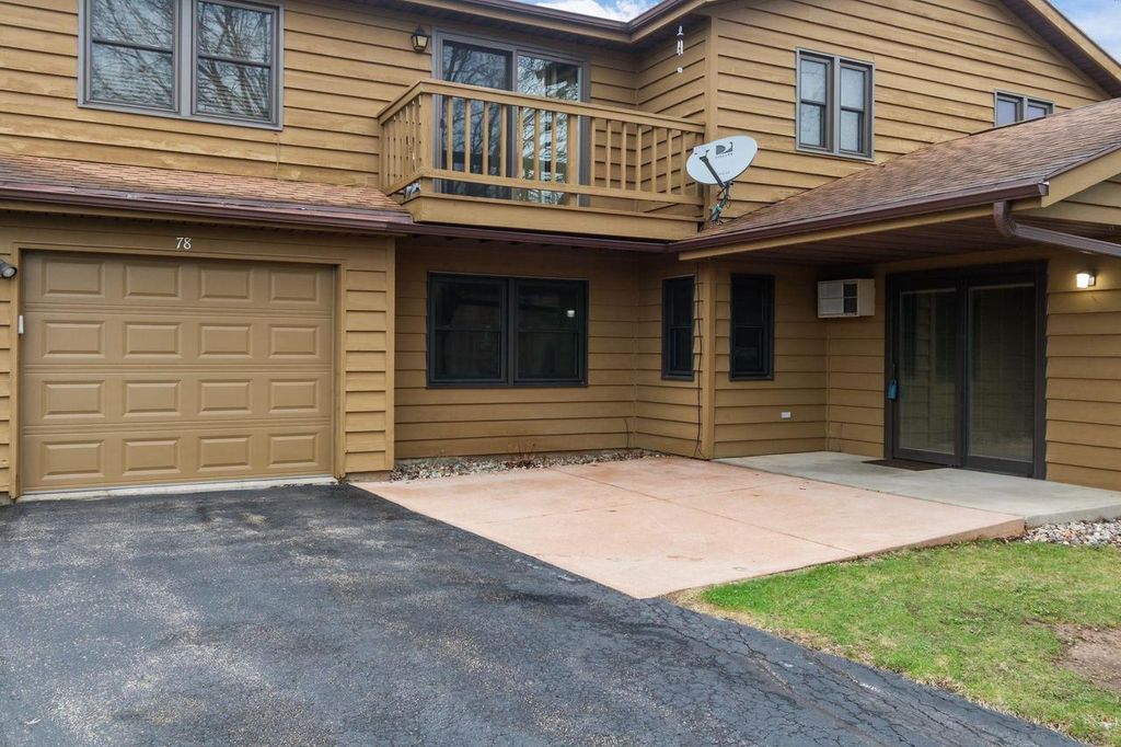Photo of 975 Manor DRIVE #78, Neenah, WI 54956 (MLS # 50323781)