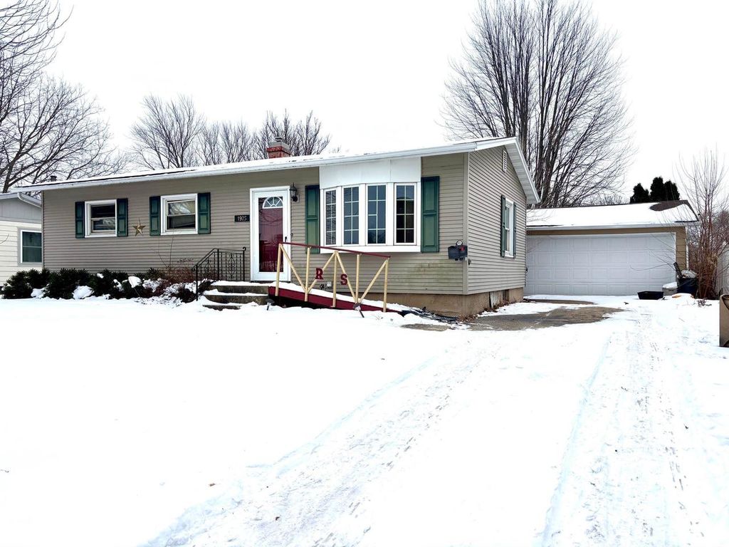 Photo of 1925 Tennyson LANE, Madison, WI 53704 (MLS # 2016121)