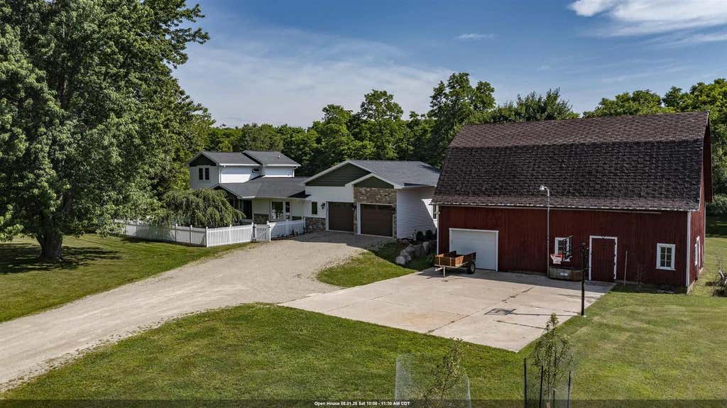 Photo of E174 Cobbtown ROAD, Waupaca, WI 54981 (MLS # 50329015)
