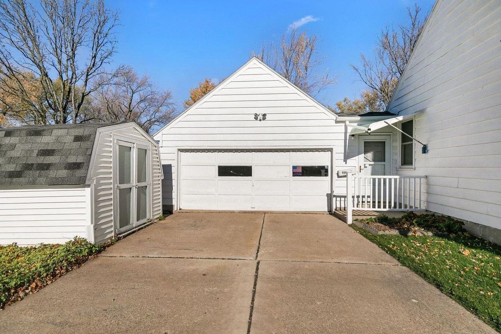 Photo of 304 E 17th STREET, Kaukauna, WI 54130 (MLS # 50317941)