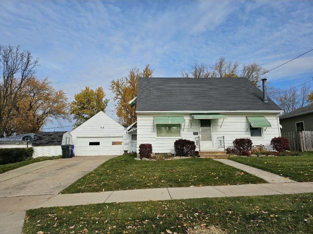 Photo of 304 E 17th STREET, Kaukauna, WI 54130 (MLS # 50317941)