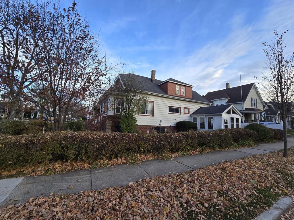 Photo of 7749 W Rogers STREET, West Allis, WI 53219 (MLS # 1943959)