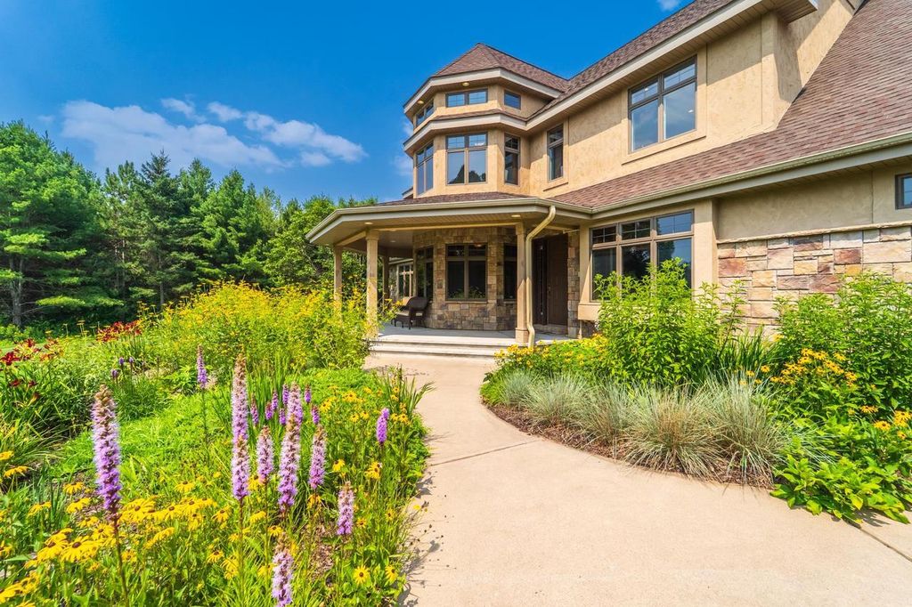 Photo of 1800 Desert DRIVE, Wausau, WI 54401 (MLS # 22600458)