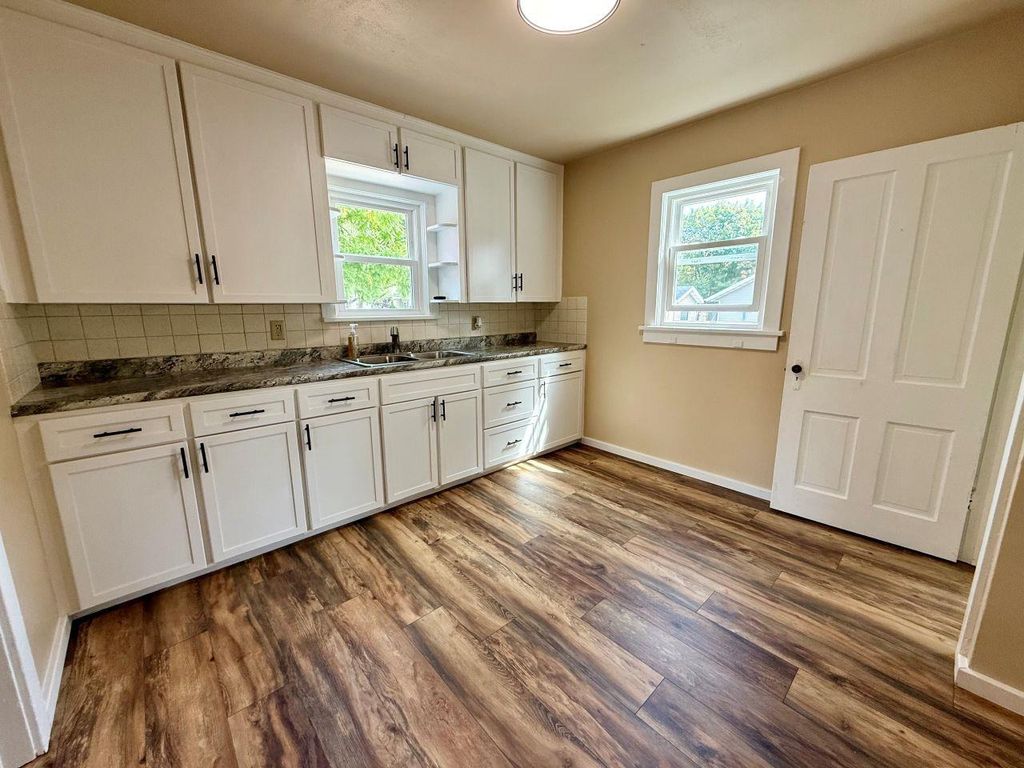 Photo of 59 E 14th STREET, Clintonville, WI 54929 (MLS # 50315221)