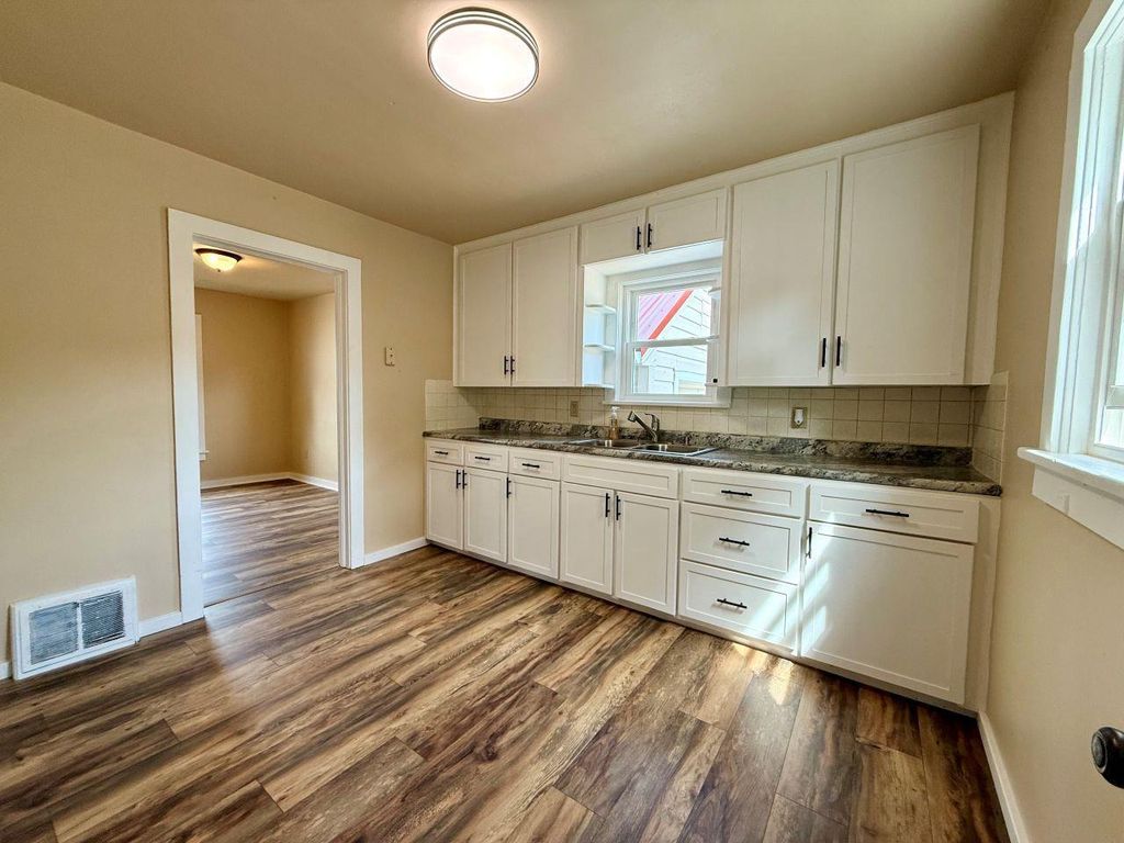 Photo of 59 E 14th STREET, Clintonville, WI 54929 (MLS # 50315221)