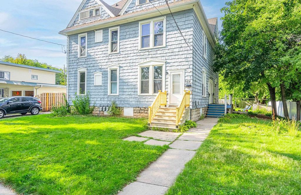 Photo of 924 W Fifth STREET, Appleton, WI 54914 (MLS # 50320971)