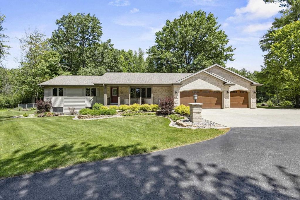 Photo of W2384 Sequin ROAD, Marinette, WI 54143 (MLS # 50327874)