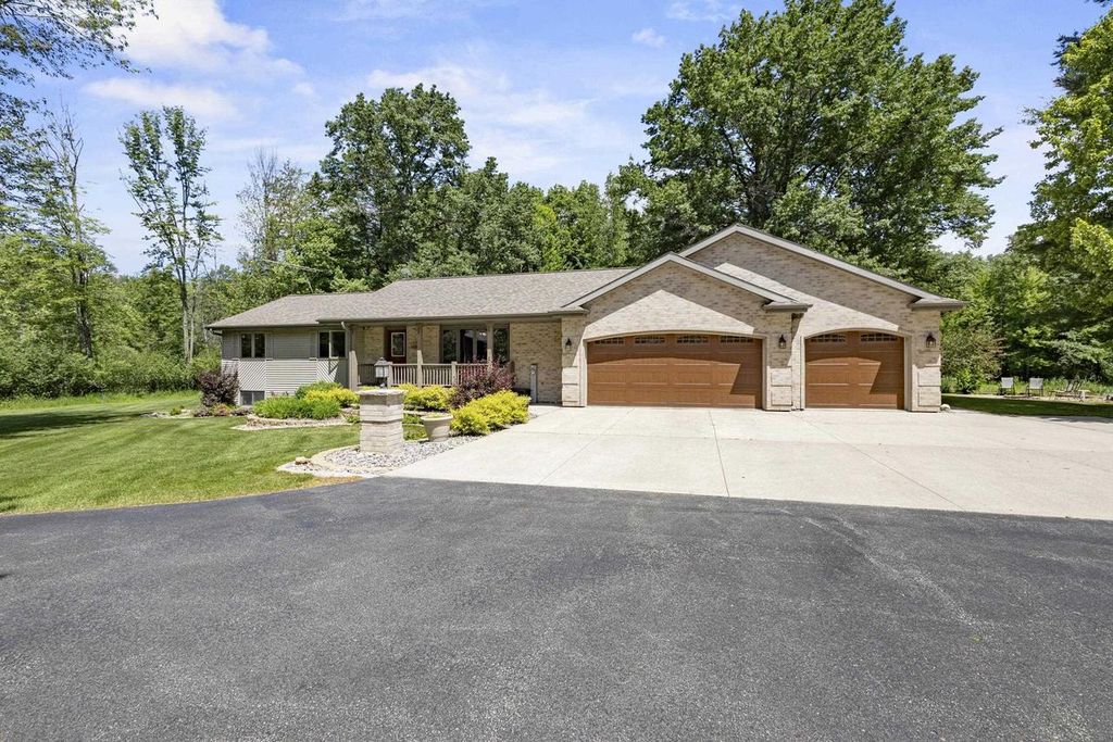 Photo of W2384 Sequin ROAD, Marinette, WI 54143 (MLS # 50327874)