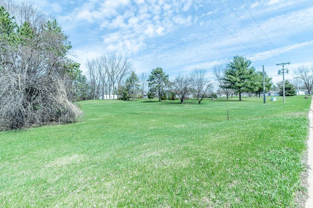Photo of 160 Riverview DRIVE, Manawa, WI 54944 (MLS # 50324424)