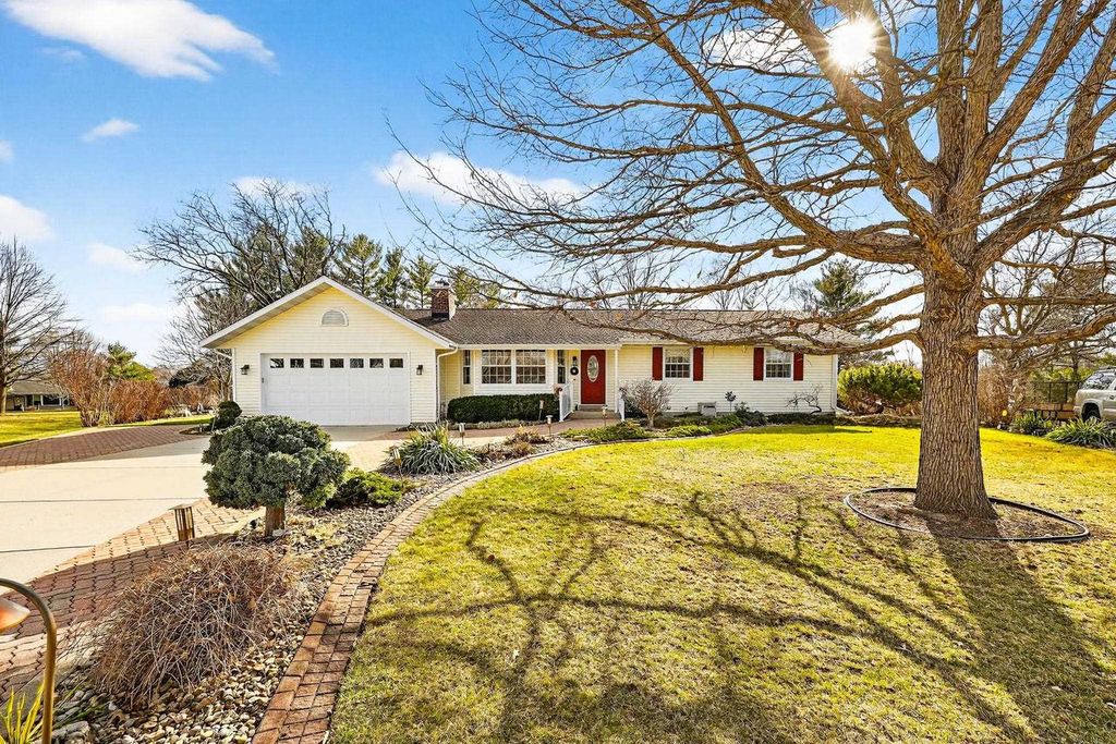 Photo of 3506 Greendale COURT, Janesville, WI 53546 (MLS # 2018082)