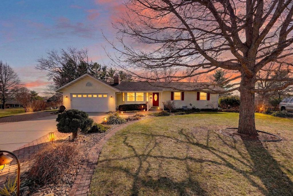 Photo of 3506 Greendale COURT, Janesville, WI 53546 (MLS # 2018082)