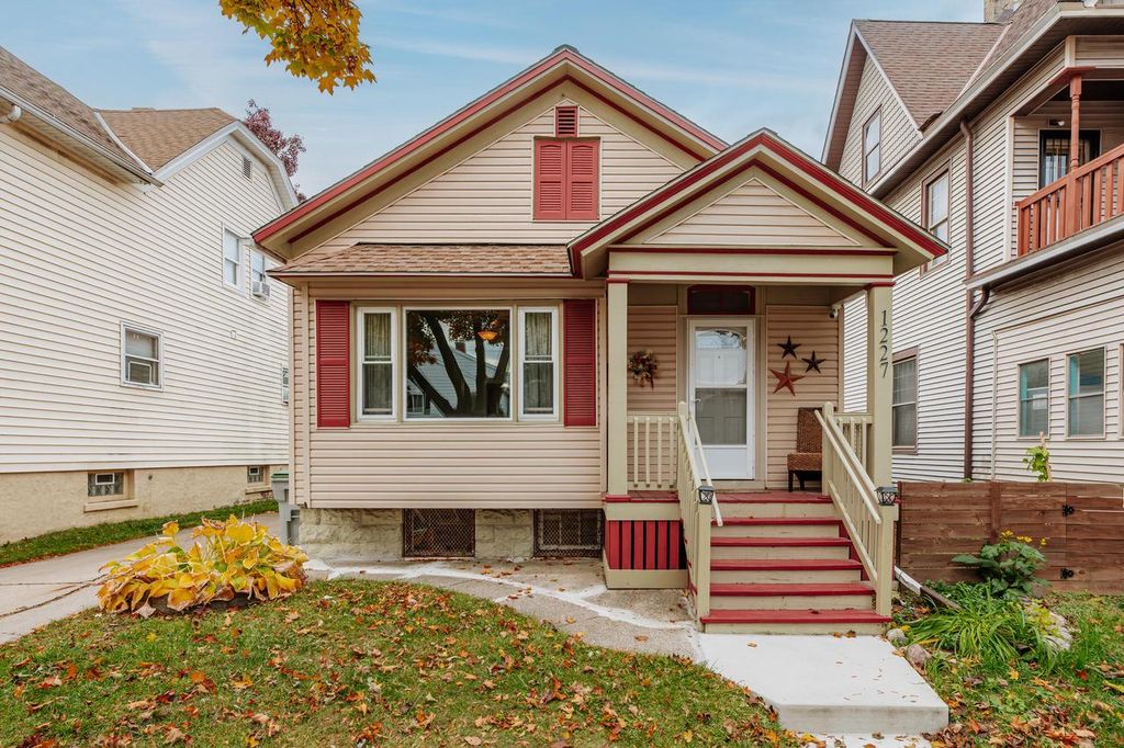 Photo of 1227 S 10th STREET, Milwaukee, WI 53204 (MLS # 1942166)