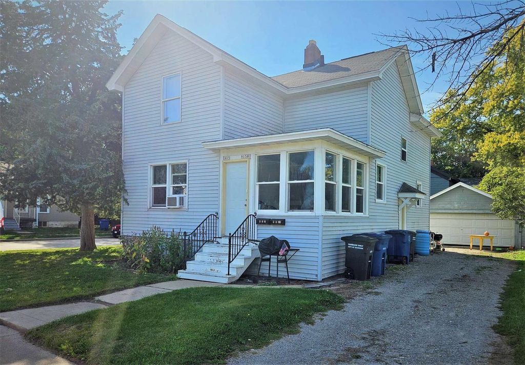 Photo of 803 Central STREET, Oshkosh, WI 54901 (MLS # 50316942)