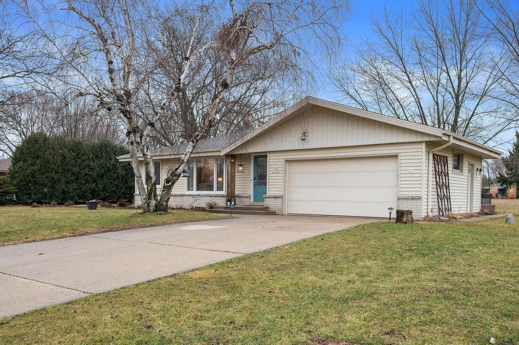 Photo of S68W12977 Camilla DRIVE, Muskego, WI 53150 (MLS # 1953116)