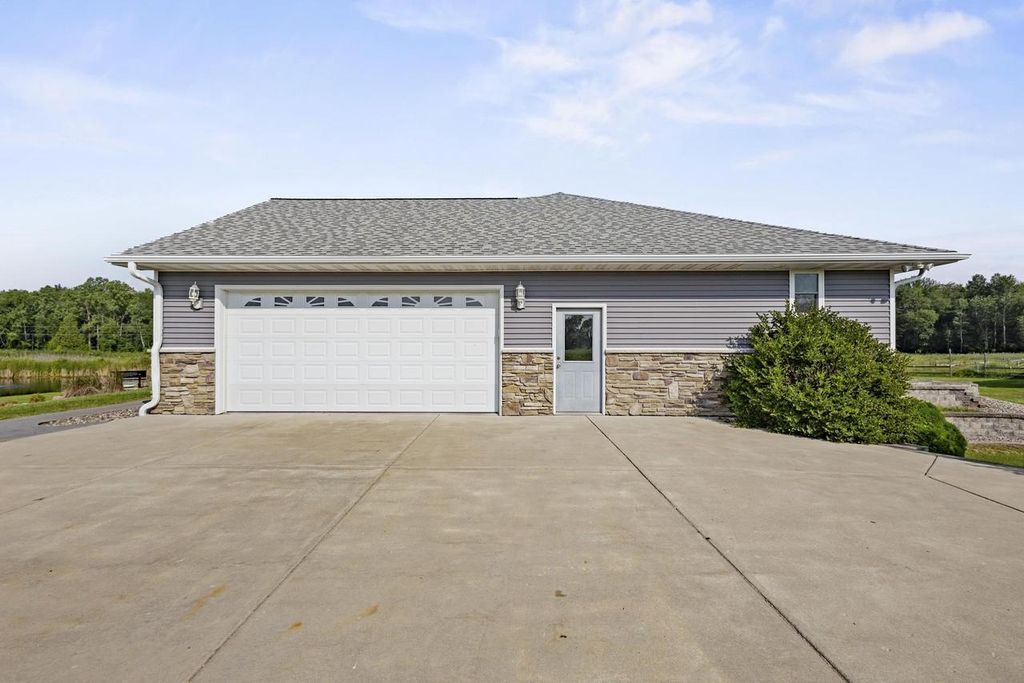 Photo of 8464 County Road S Rd, Pulaski, WI 54162 (MLS # 50320602)