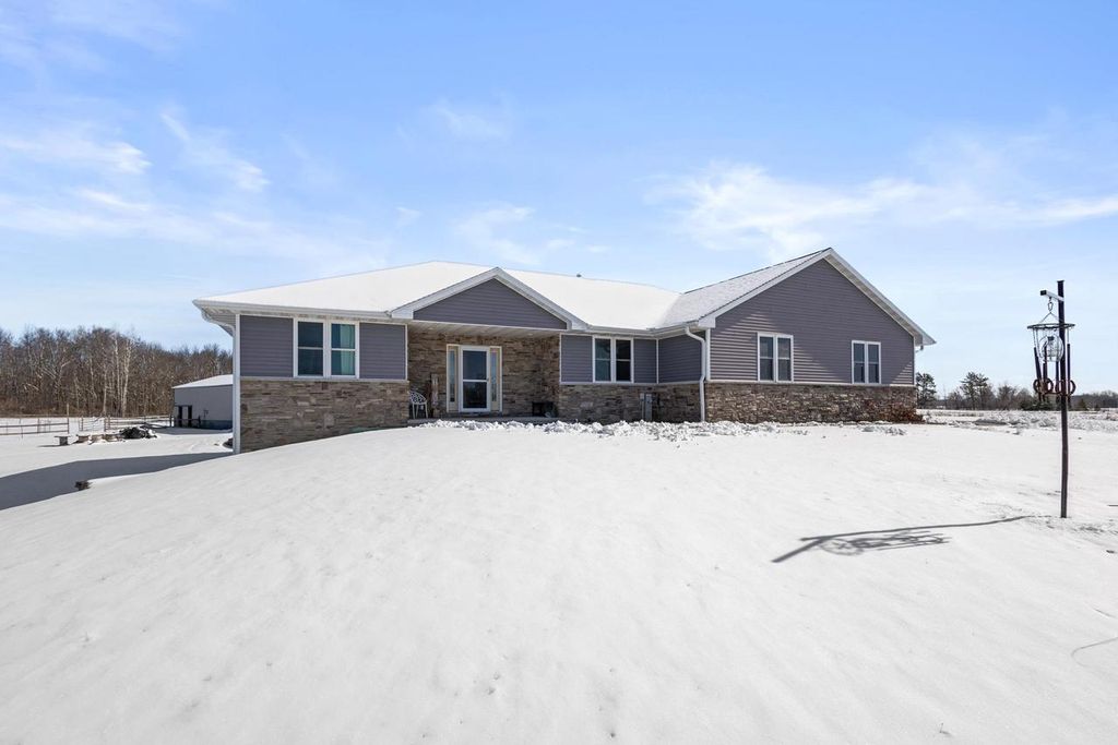 Photo of 8464 County Road S Rd, Pulaski, WI 54162 (MLS # 50320602)