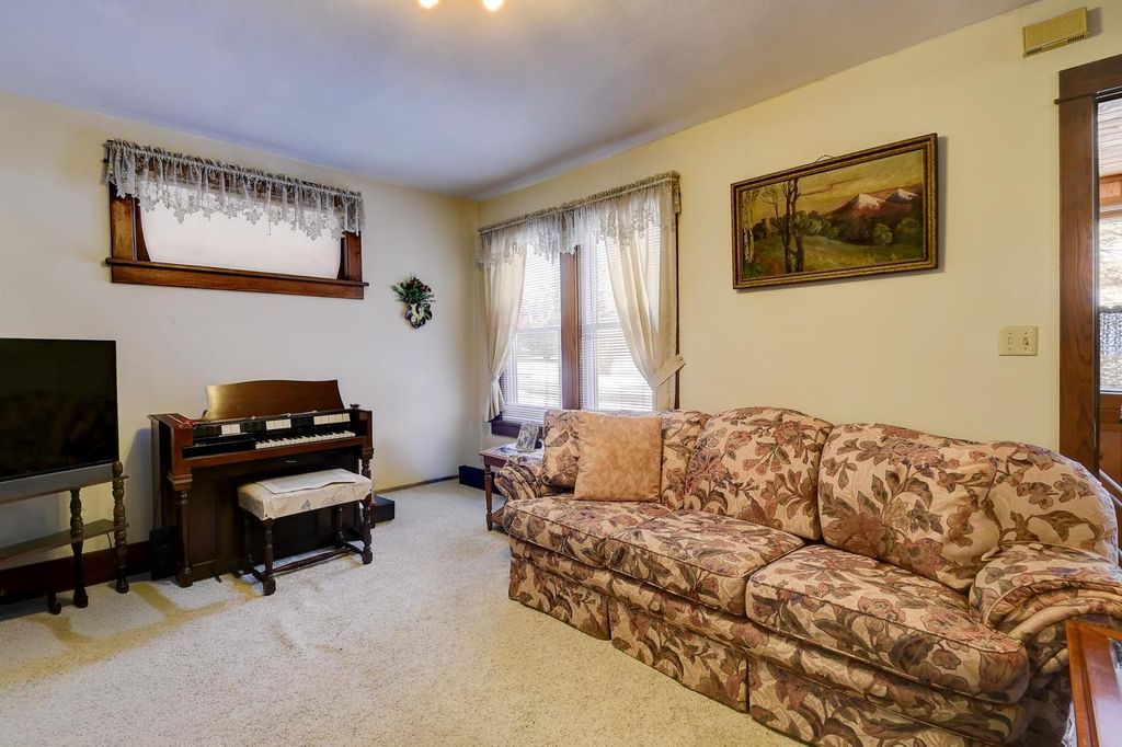 Photo of 203 West STREET, Thiensville, WI 53092 (MLS # 1949205)