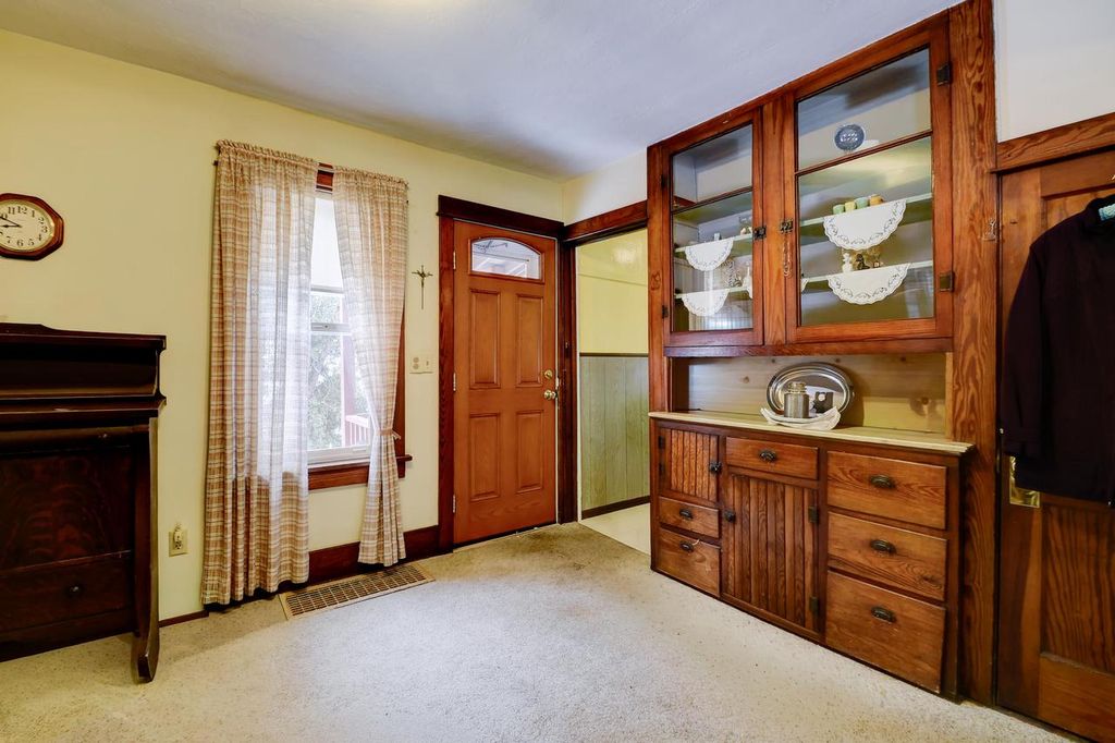 Photo of 203 West STREET, Thiensville, WI 53092 (MLS # 1949205)