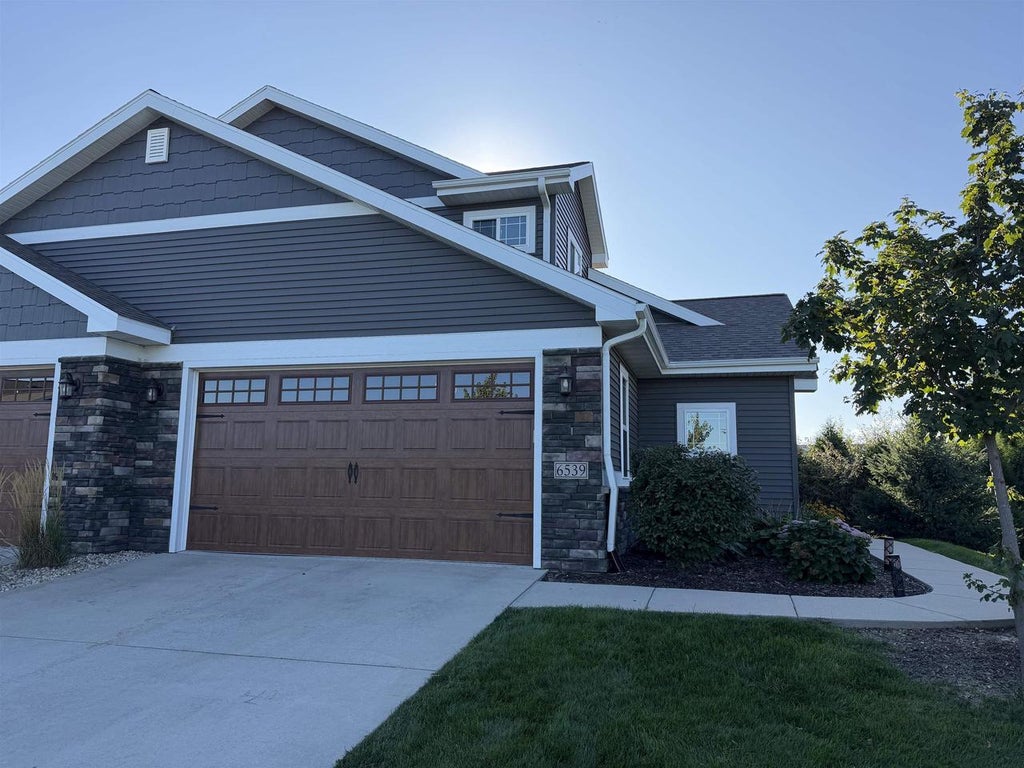Photo of 6539 Cortland Park DRIVE, Deforest, WI 53532 (MLS # 2032667)