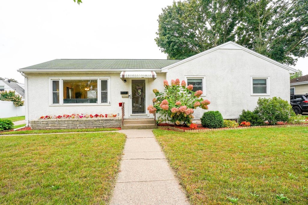 Photo of 2176 Weston STREET, La Crosse, WI 54601 (MLS # 1982574)