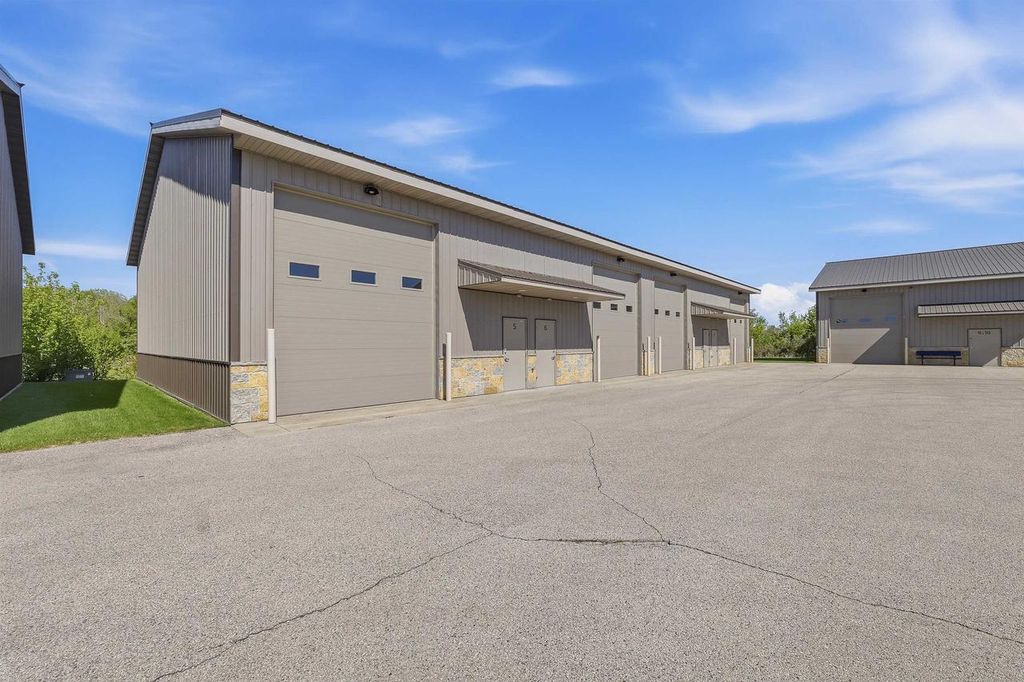 Photo of W4547 Lakepark DRIVE #7, Fond Du Lac, WI 54937 (MLS # 50325556)