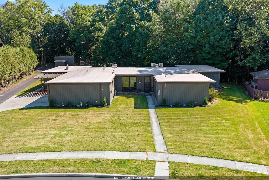 Photo of 1004 W Crescent DRIVE, Manitowoc, WI 54220 (MLS # 50329183)