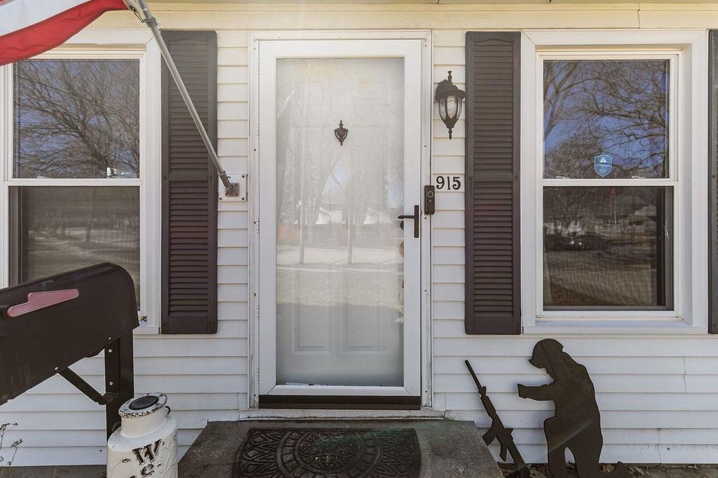 Photo of 915 Twilight DRIVE, De Pere, WI 54115 (MLS # 50323238)