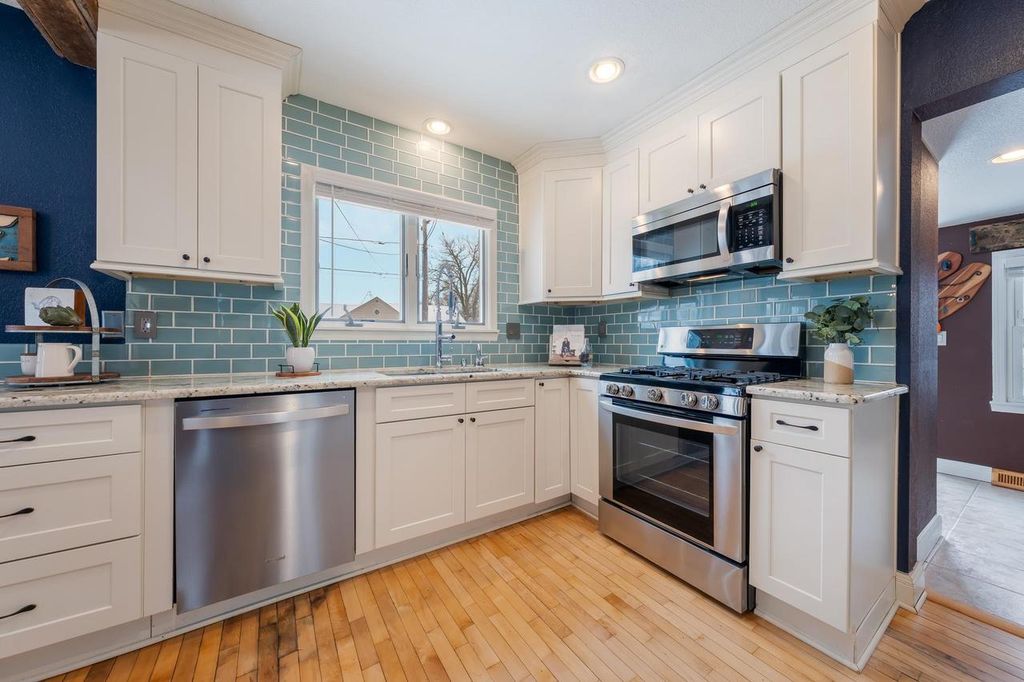 Photo of 423 van STREET, Neenah, WI 54956 (MLS # 50318849)