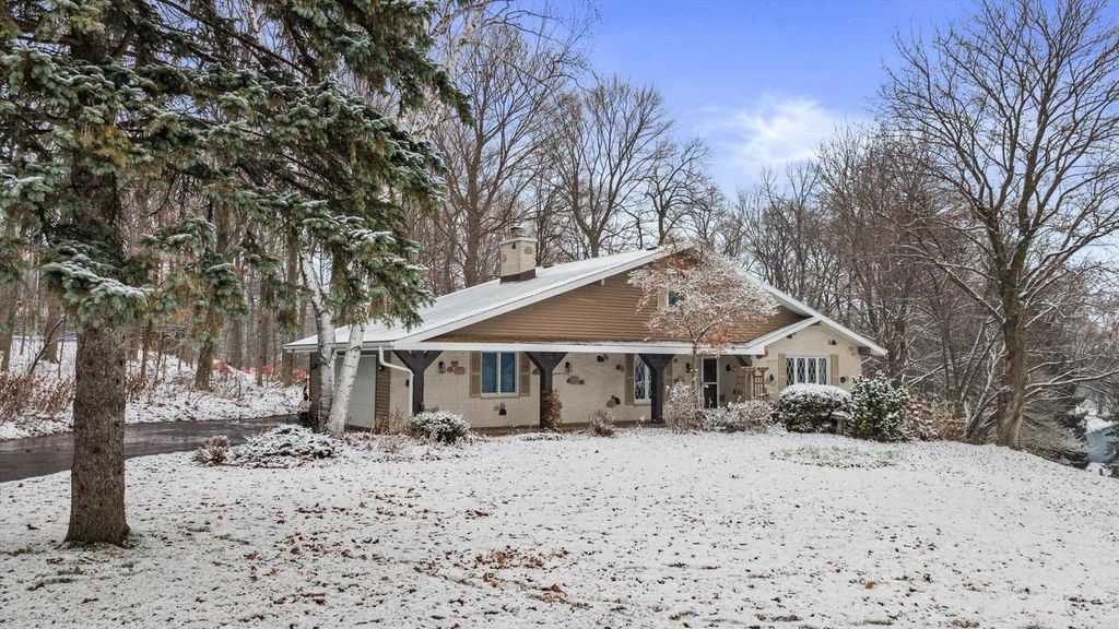 Photo of N76W22140 Cherry Hill ROAD, Lisbon, WI 53089 (MLS # 1944107)