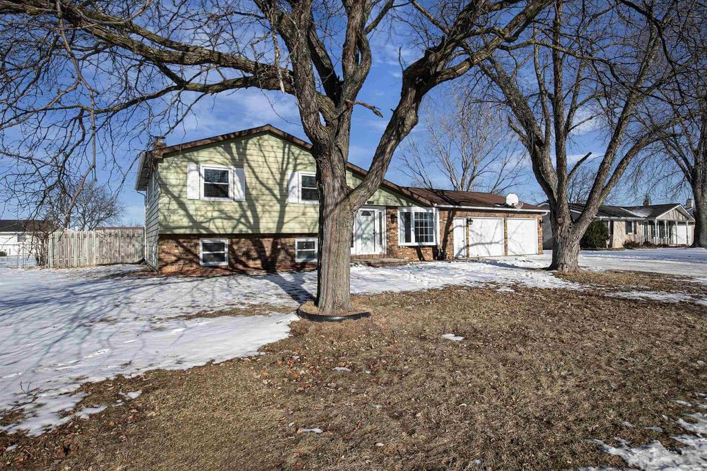 Photo of 2091 Bluebill STREET, Green Bay, WI 54311 (MLS # 50320697)