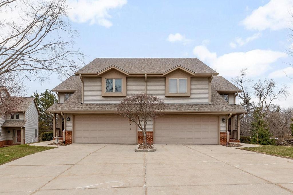 Photo of 512 Frederick COURT, Oconomowoc, WI 53066 (MLS # 1956332)