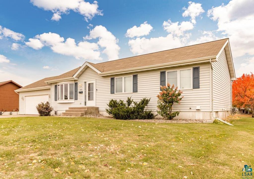 Photo of 2020 E 11th STREET, Superior, WI 54880 (MLS # 6124225)