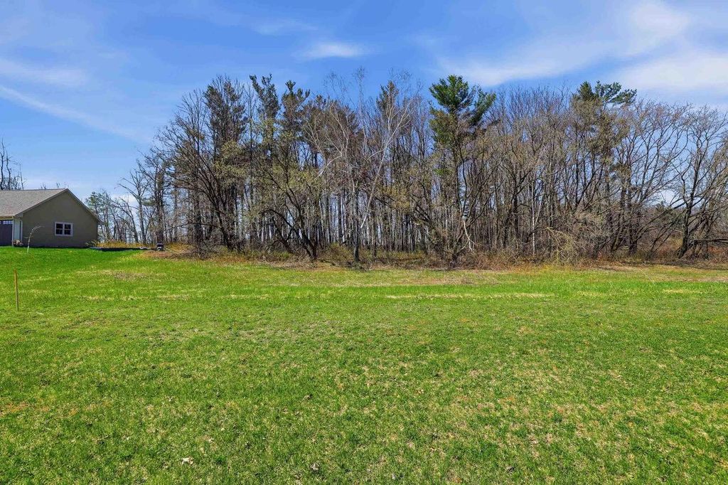 Photo of 2100 Peninsula PLACE, Junction City, WI 54443 (MLS # 22601621)