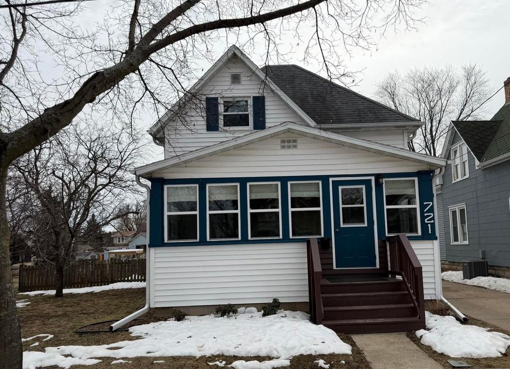 Photo of 721 W Commercial STREET, Appleton, WI 54914 (MLS # 50322704)