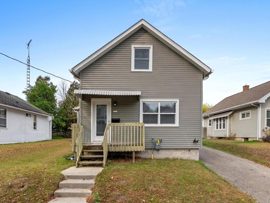 Photo of 1414 S 14th STREET, Manitowoc, WI 54220 (MLS # 1939904)