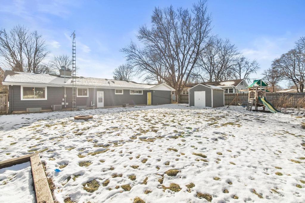 Photo of 2211 Hawthorne AVENUE, Janesville, WI 53545 (MLS # 1945612)