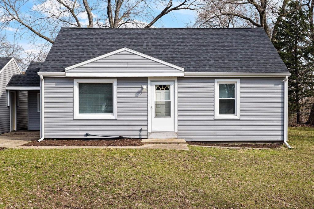 Photo of 901 Brewster AVENUE, Beloit, WI 53511 (MLS # 2019711)