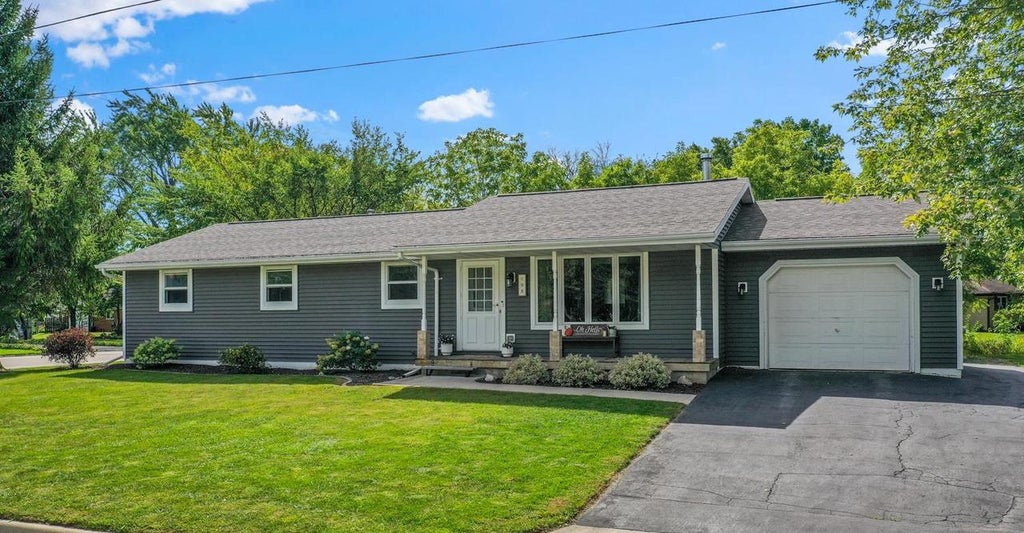 Photo of 198 E Green Bay STREET, Pulaski, WI 54162 (MLS # 50332846)