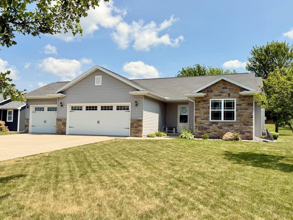 Photo of W6127 Sherwood Point DRIVE, Greenville, WI 54942 (MLS # 50330852)