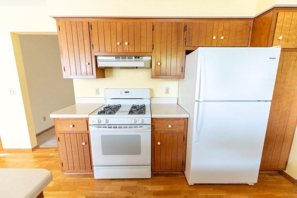 Photo of 714 E Capitol DRIVE, Hartland, WI 53029 (MLS # 1963687)