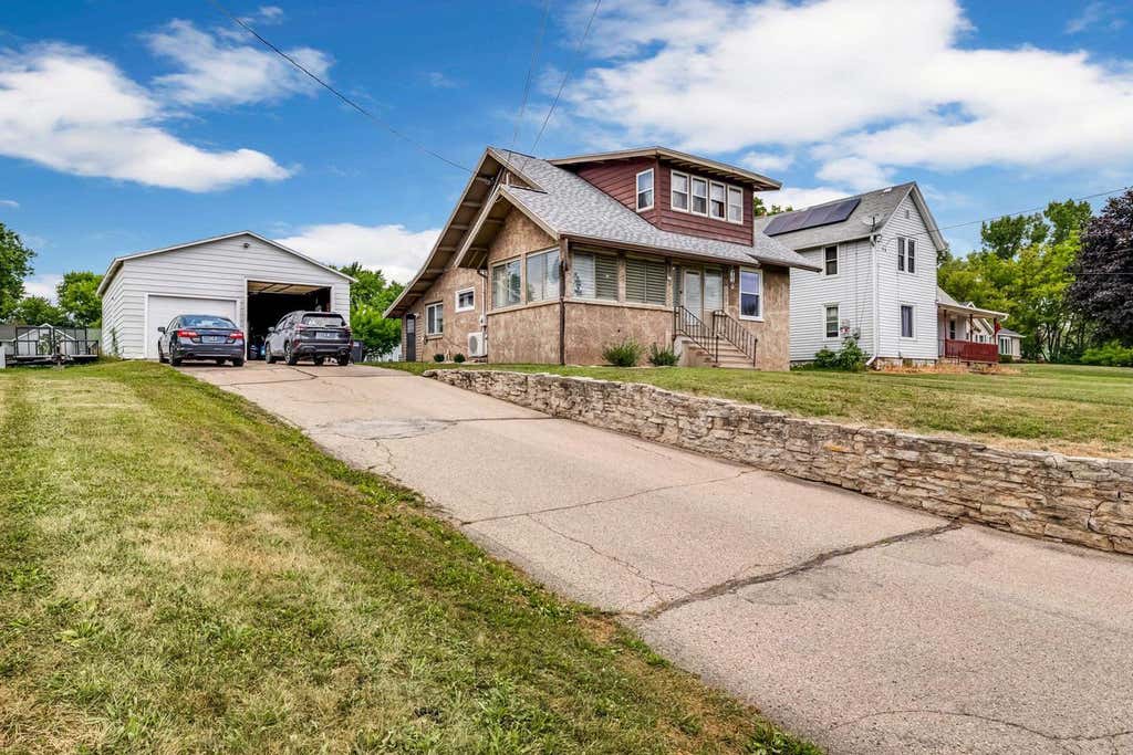 Photo of 755 N Dickason BOULEVARD, Columbus, WI 53925 (MLS # 2029589)