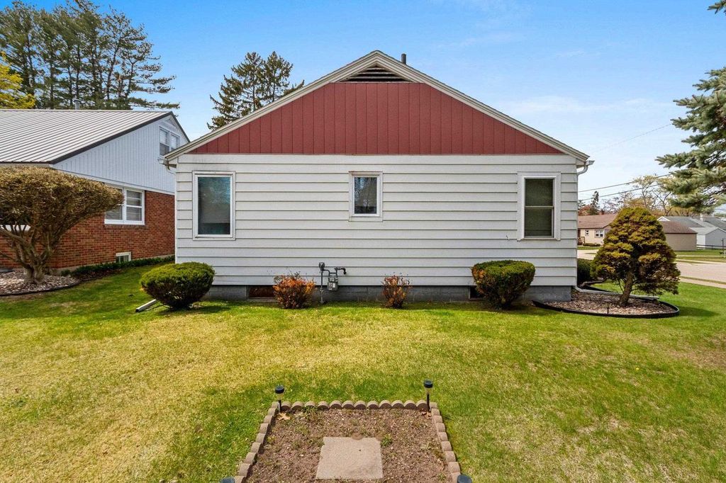 Photo of 316 E Stevens STREET, Shawano, WI 54166 (MLS # 50324721)