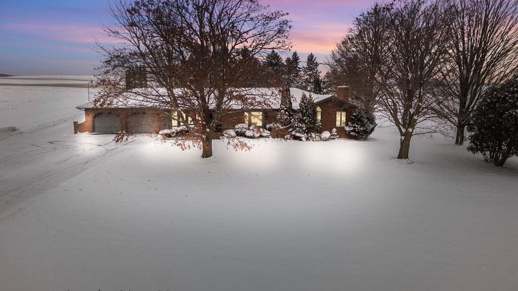 Photo of N7052 County Road W Rd, Mount Calvary, WI 53057 (MLS # 50318844)