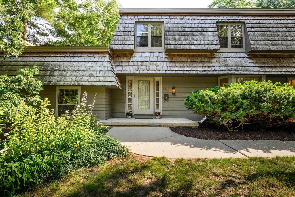 Photo of 202 Ozark TRAIL, Madison, WI 53705 (MLS # 2026062)