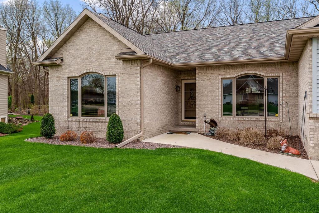 Photo of 620 E Waterford DRIVE, Beloit, WI 53511 (MLS # 2022333)