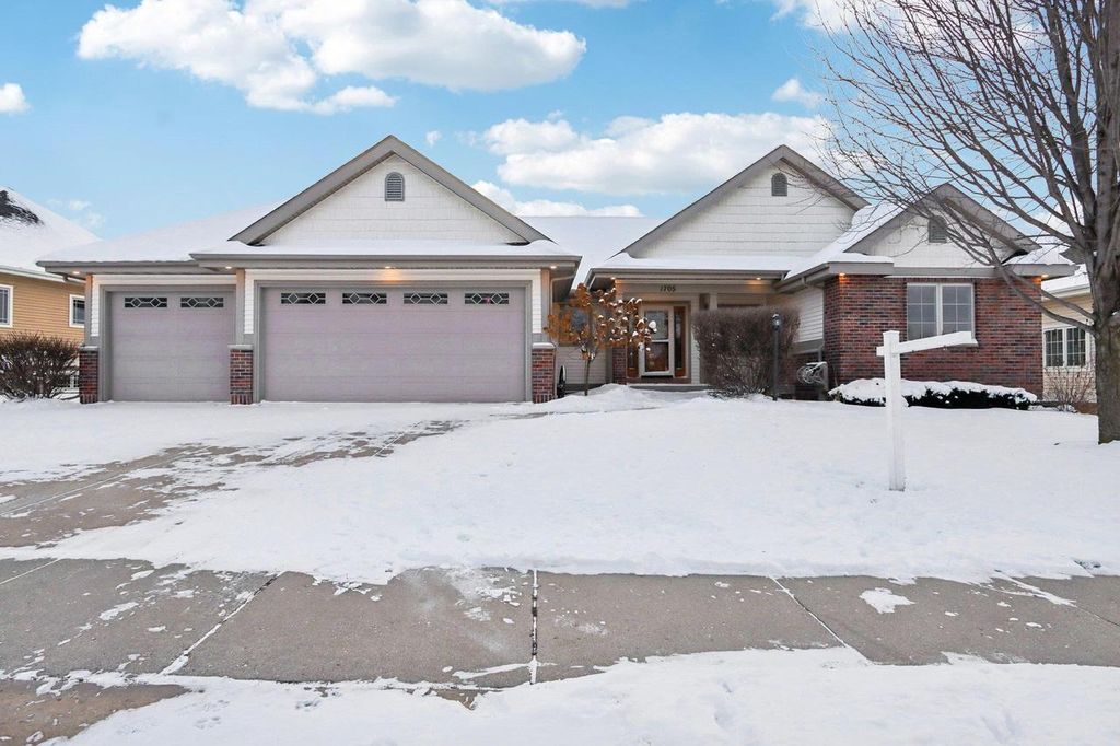 Photo of 1705 Dunwoody LANE, Waunakee, WI 53597 (MLS # 2015067)